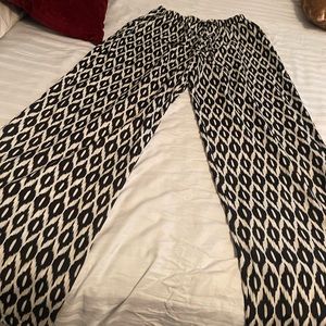 Black and beige forever 21 polyester pants
